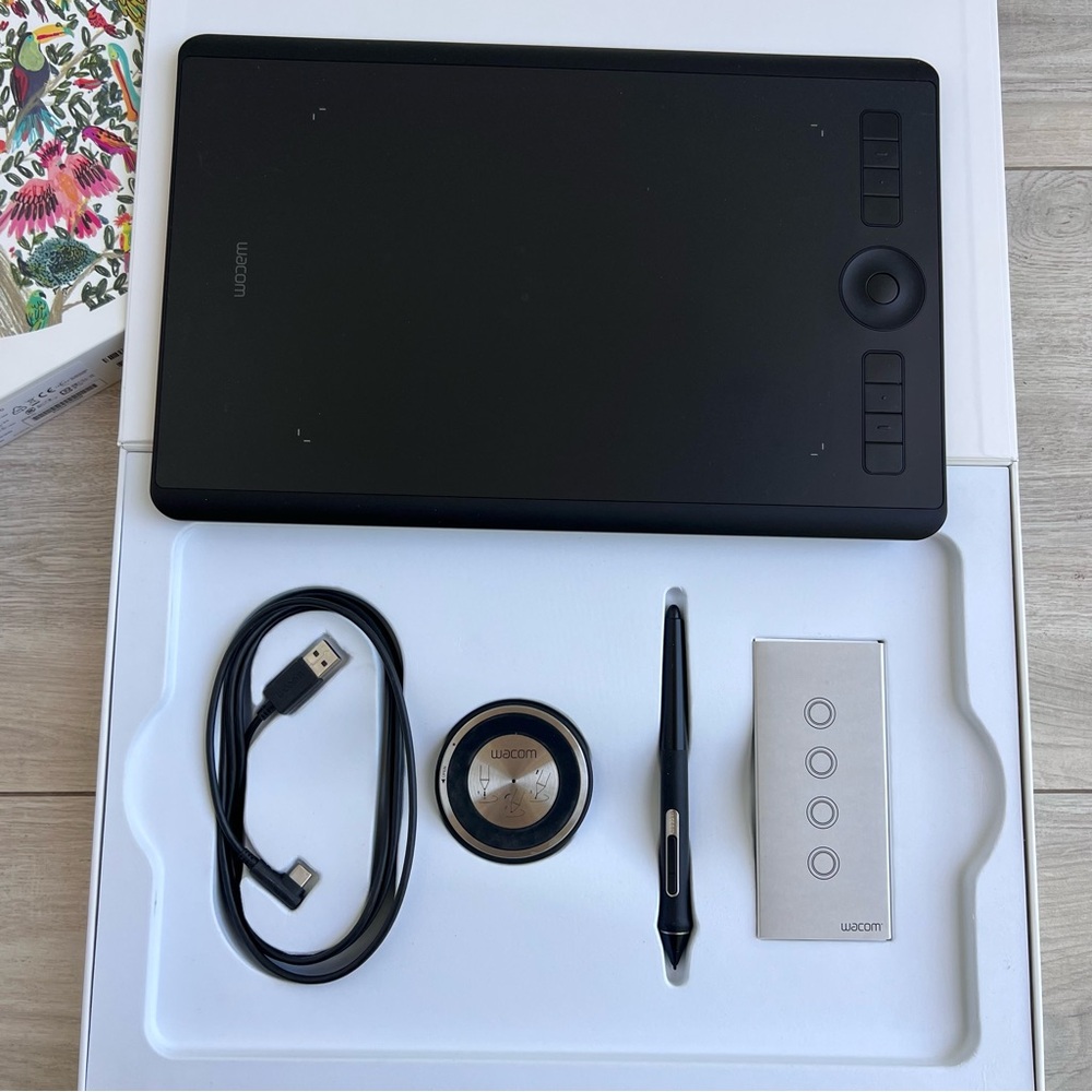 Wacom Intuos Pro Creative Tablet - Picture 5 of 5